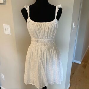 Red Dress Boutique White Broderie Tunic/ Mini Dress w/Ruffles, Smock Waist Sz M